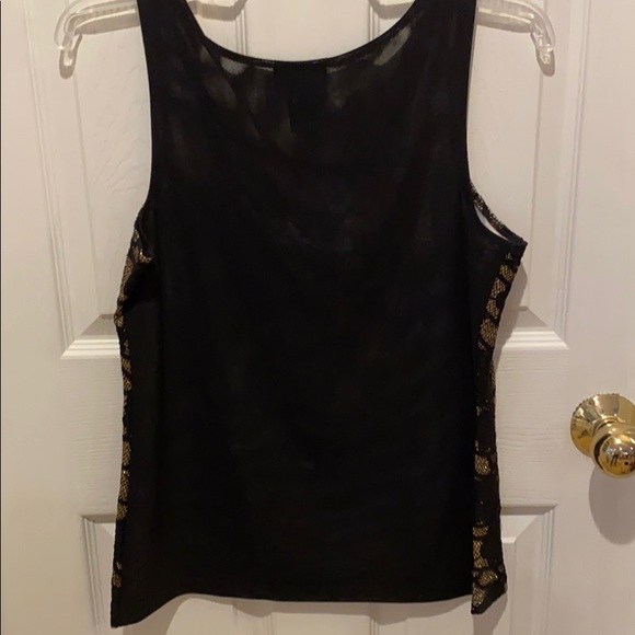 Sleeveless top by Objects D’art - Picture 4 of 7